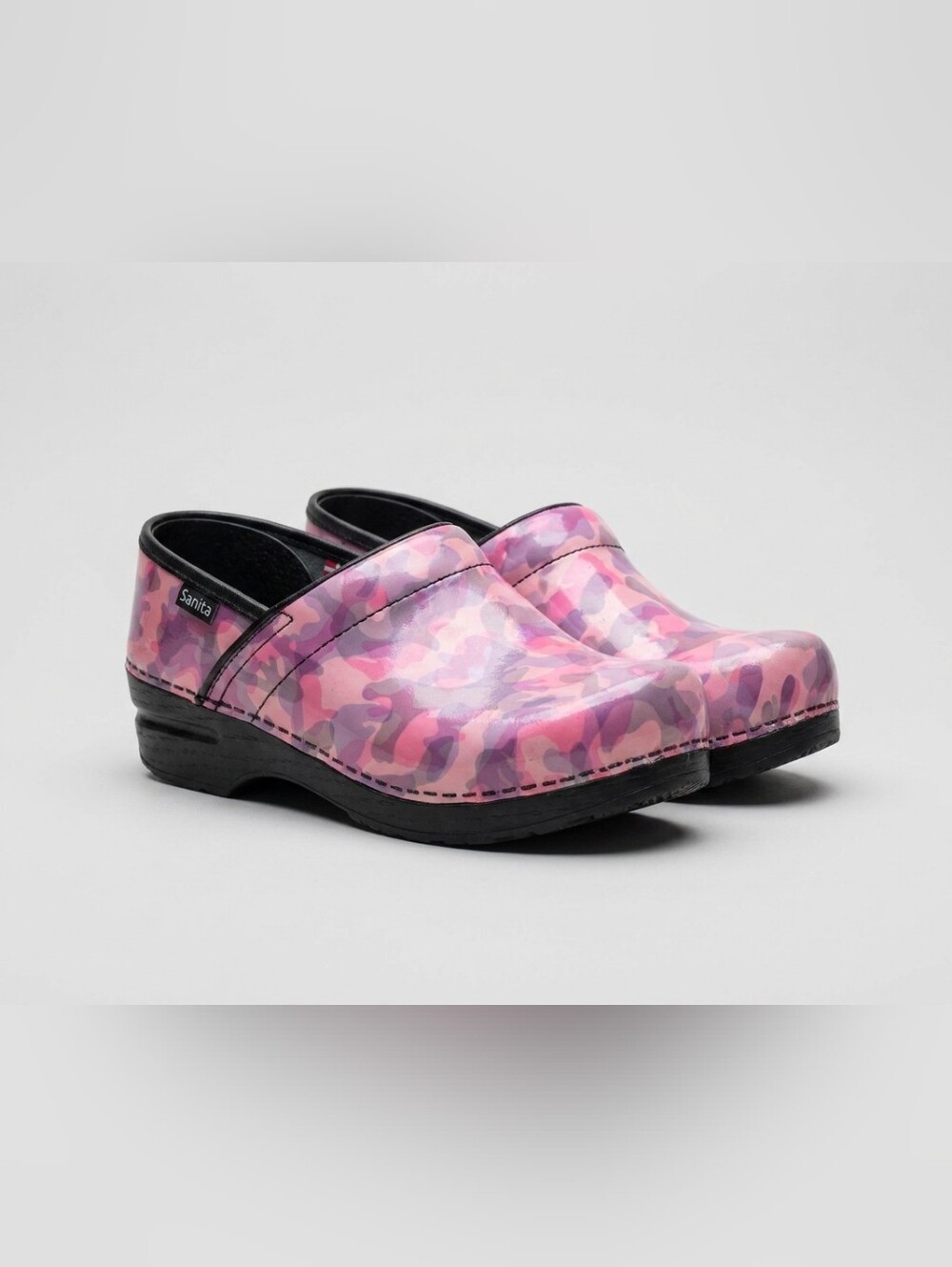 Sanita Pink Camo Closed-Back Clogs